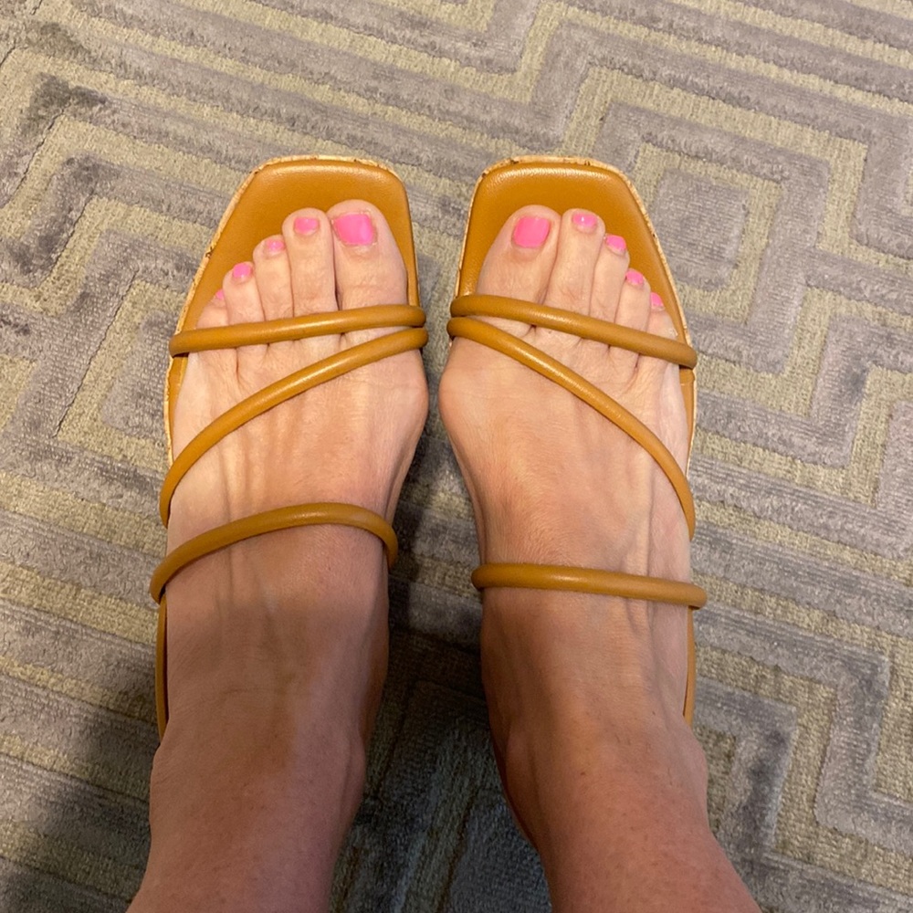 275 central sandals